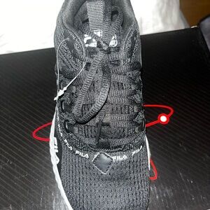 BNIB FILA WOMENS RAPIDFLASH 5 ENERGIZED SNEAKERS